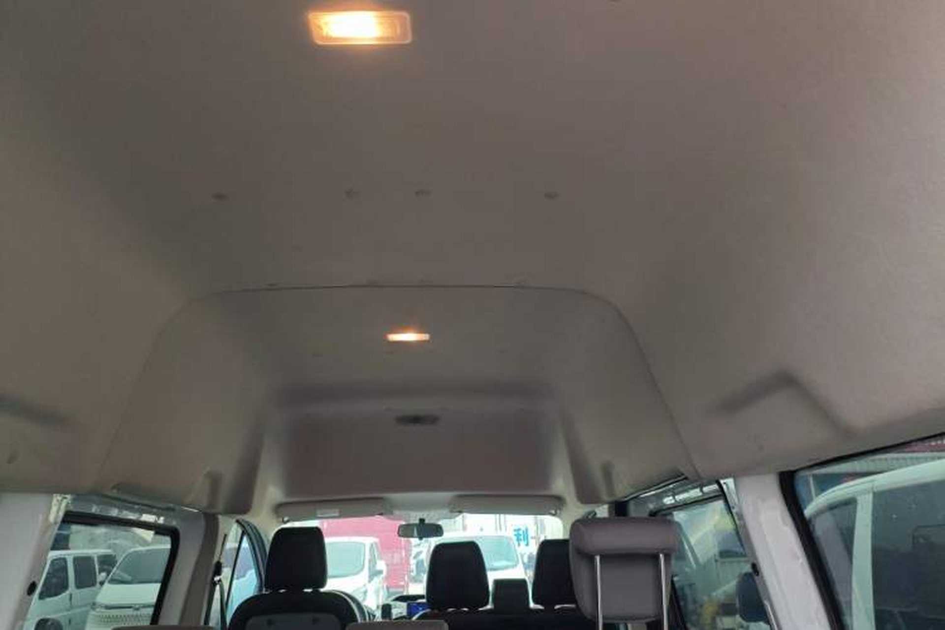 Used Ford Transit 2019 2.0T Diesel Multi-Purpose Commercial Vehicle Mid-Drive Mid-Roof 6-Seater China VI Standard Headliner
