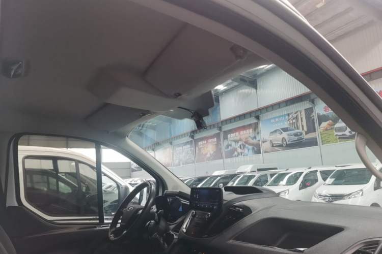 Used Ford Transit 2019 2.0T Diesel Van Short Wheelbase Mid-Roof 3-Seater China VI Standard Headliner