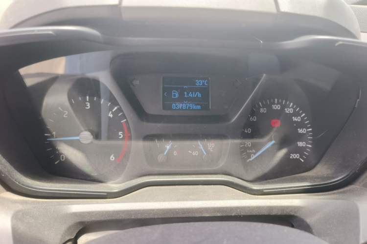 Used Ford Transit 2019 2.0T Diesel Multi-Purpose Commercial Vehicle Mid-Drive Mid-Roof 6-Seater China VI Standard Instrument Cluster