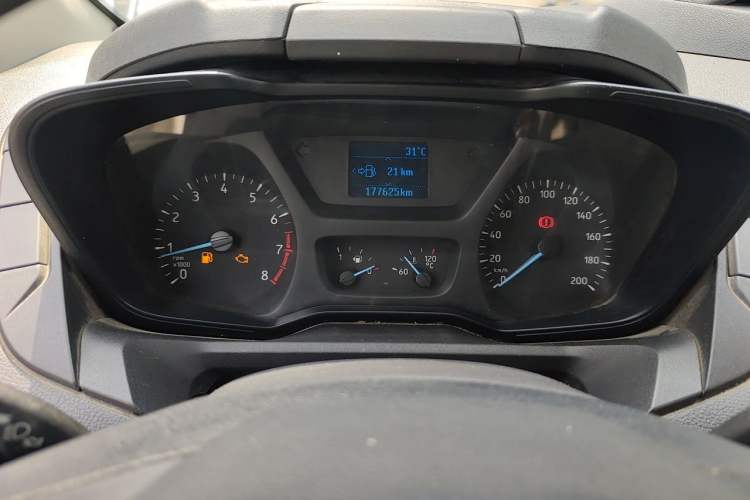 Used Ford Transit 2019 2.0T Gasoline Multi-Purpose Commercial Vehicle Mid-Drive Mid-Roof 6-Seater China VI Standard Instrument Cluster