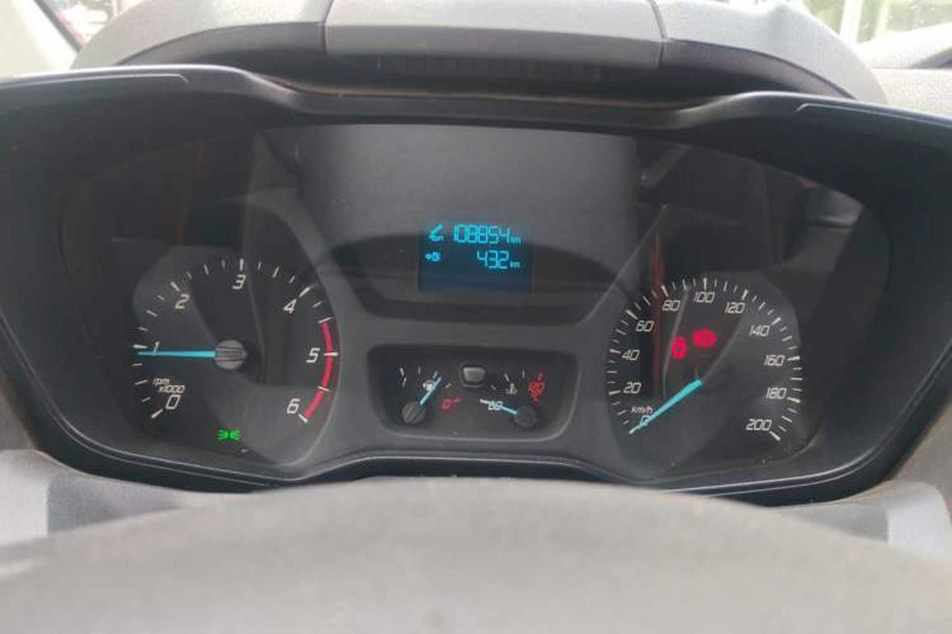 Used Ford Transit 2019 2.0T Diesel Multi-Purpose Commercial Vehicle Mid-Drive Mid-Roof 6-Seater China VI Standard Instrument Cluster