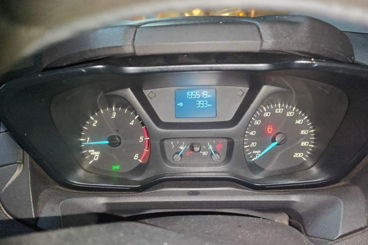 Used Ford Transit 2019 2.0T Diesel Multi-Purpose Commercial Vehicle Short Wheelbase Low Roof 6-Seater China VI Standard Instrument Cluster
