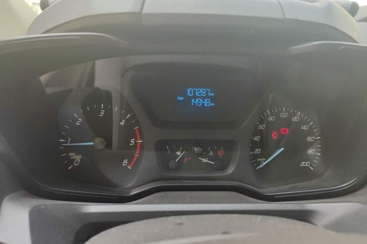 Used Ford Transit 2019 2.0T Diesel Multi-Purpose Commercial Vehicle Mid-Drive Mid-Roof 6-Seater China VI Standard Instrument Cluster