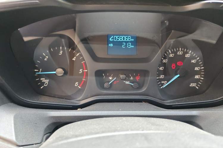 Used Ford Transit 2019 2.0T Diesel Multi-Purpose Commercial Vehicle Mid-Drive Mid-Roof 6-Seater China VI Standard Instrument Cluster