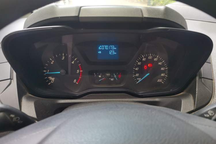 Used Ford Transit 2019 2.0T Diesel Multi-Purpose Commercial Vehicle Mid-Drive Mid-Roof 6-Seater China VI Standard Instrument Cluster