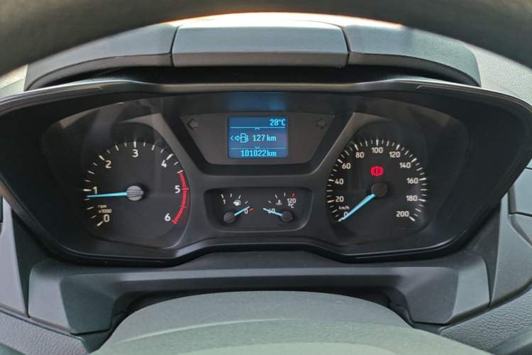 Used Ford Transit 2019 2.0T Diesel Multi-Purpose Commercial Vehicle Mid-Drive Mid-Roof 6-Seater China VI Standard Instrument Cluster