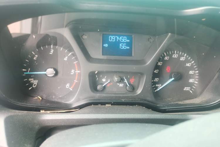 Used Ford Transit 2019 2.0T Diesel Van Short Wheelbase Low Roof 3-Seater China VI Standard Instrument Cluster