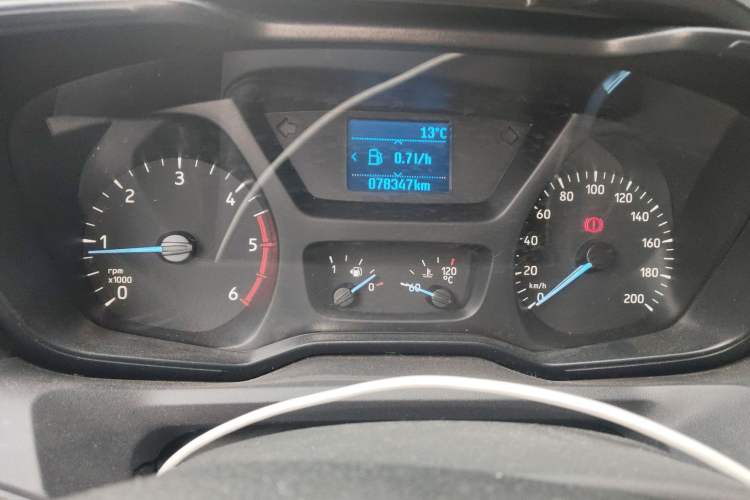 Used Ford Transit 2019 2.0T Diesel Business & Travel Mid-Drive Mid-Roof 7-Seater China VI Standard Instrument Cluster