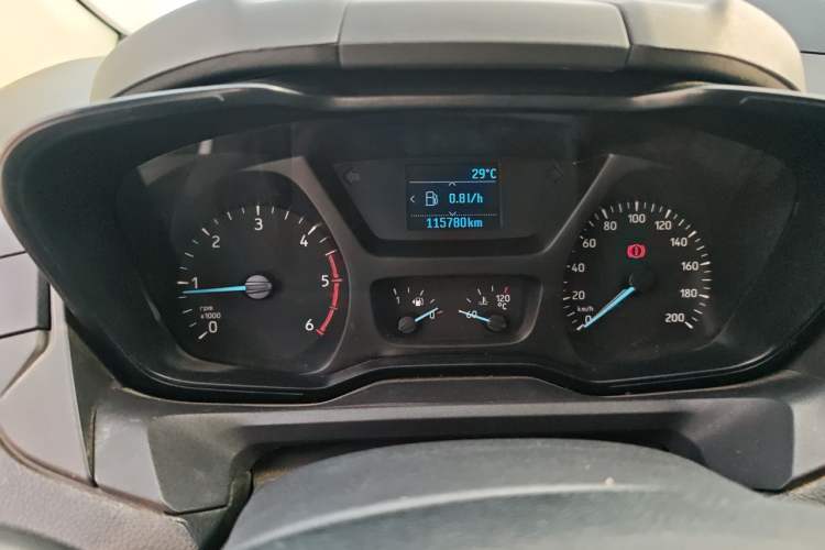 Used Ford Transit 2019 2.0T Diesel Van Short Wheelbase Mid-Roof 3-Seater China VI Standard Instrument Cluster