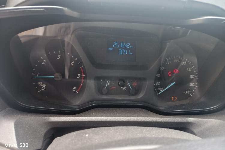 Used Ford Transit 2019 2.0T Diesel Multi-Purpose Commercial Vehicle Mid-Drive Mid-Roof 6-Seater China VI Standard Instrument Cluster