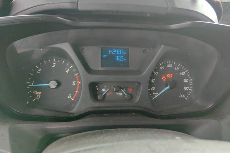 Used Ford Transit 2019 2.0T Diesel Van Short Wheelbase Mid-Roof 3-Seater China VI Standard Instrument Cluster