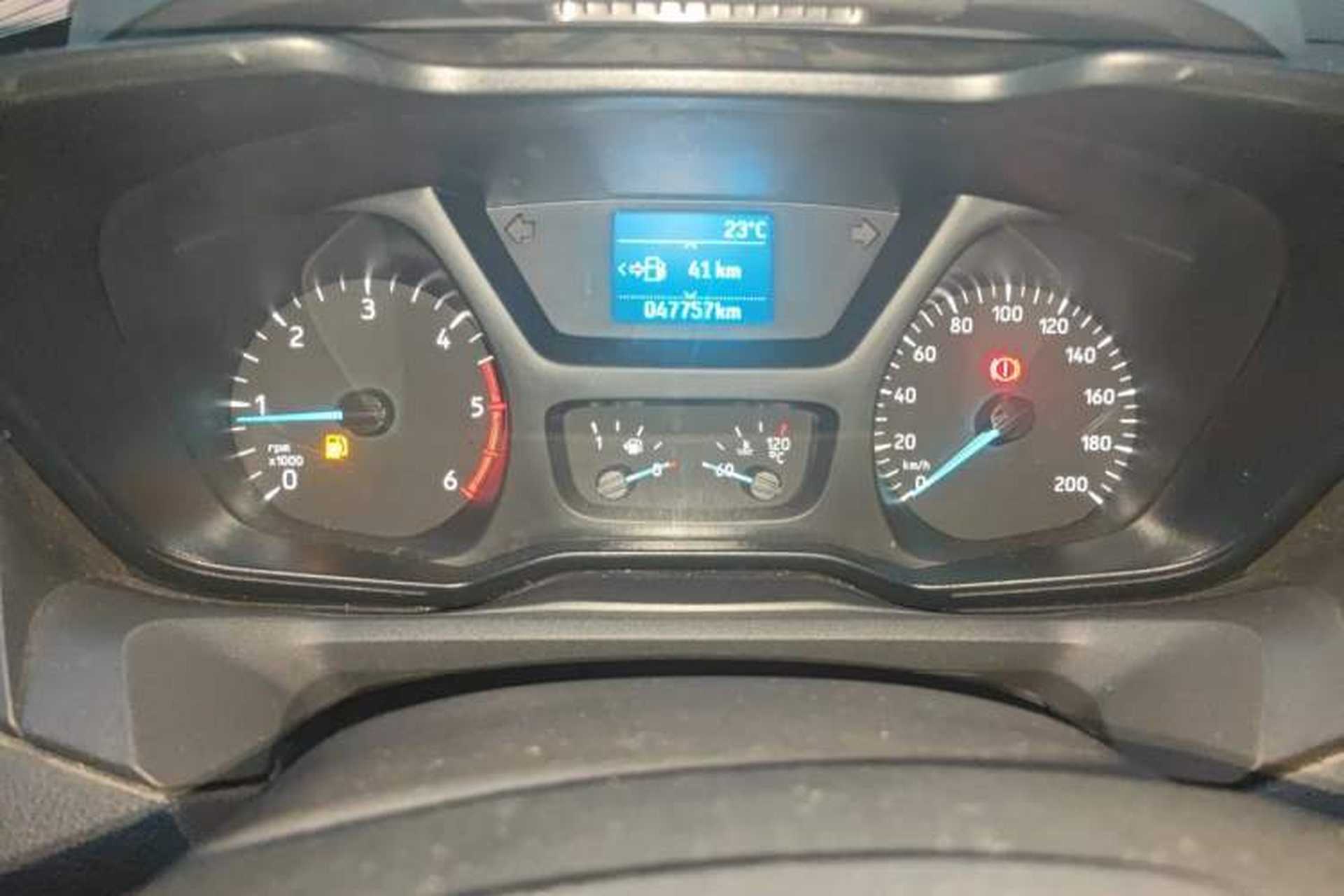 Used Ford Transit 2019 2.0T Diesel Multi-Purpose Commercial Vehicle Short Wheelbase Mid-Roof Design 6-Seater China VI Standard Instrument Cluster