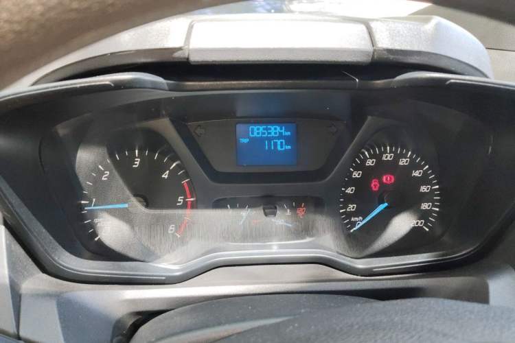 Used Ford Transit 2019 2.0T Diesel Multi-Purpose Commercial Vehicle Short Wheelbase Low Roof 6-Seater China VI Standard Instrument Cluster