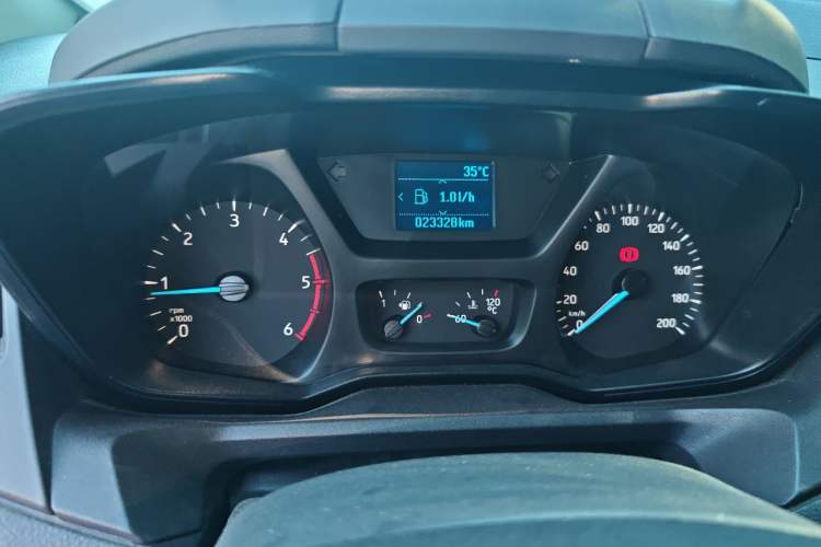 Used Ford Transit 2019 2.0T Diesel Multi-Purpose Commercial Vehicle Short Wheelbase Low Roof 6-Seater China VI Standard Instrument Cluster