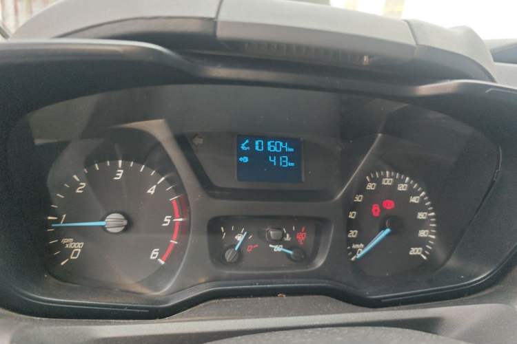 Used Ford Transit 2019 2.0T Diesel Multi-Purpose Commercial Vehicle Mid-Drive Mid-Roof 6-Seater China VI Standard Instrument Cluster