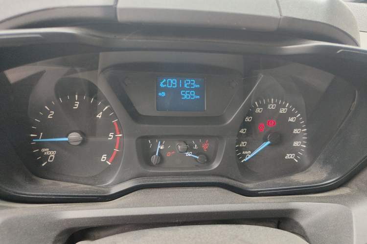 Used Ford Transit 2019 2.0T Diesel Multi-Purpose Commercial Vehicle Mid-Drive Mid-Roof 6-Seater China VI Standard Instrument Cluster