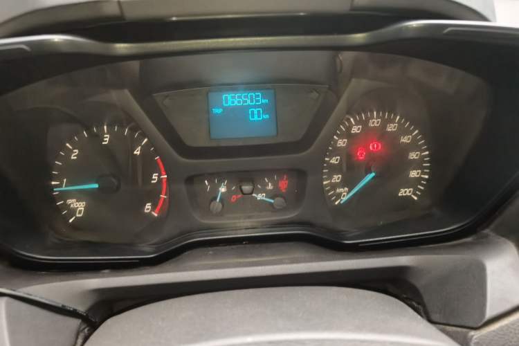 Used Ford Transit 2019 2.0T Diesel Multi-Purpose Commercial Vehicle Mid-Drive Mid-Roof 6-Seater China VI Standard Instrument Cluster
