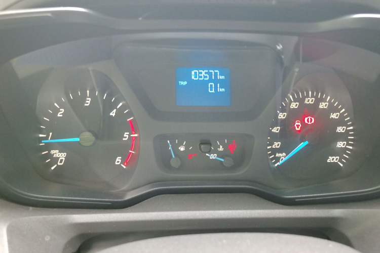Used Ford Transit 2019 2.0T Diesel Multi-Purpose Commercial Vehicle Short Wheelbase Low Roof 6-Seater China VI Standard Instrument Cluster