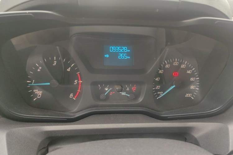 Used Ford Transit 2019 2.0T Diesel Multi-Purpose Commercial Vehicle Short Wheelbase Low Roof 6-Seater China VI Standard Instrument Cluster