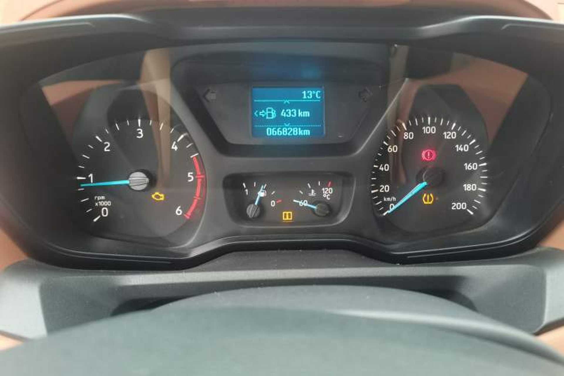 Used Ford Transit 2019 2.0T Diesel Multi-Purpose Commercial Vehicle Mid-Drive Mid-Roof 6-Seater China VI Standard Instrument Cluster