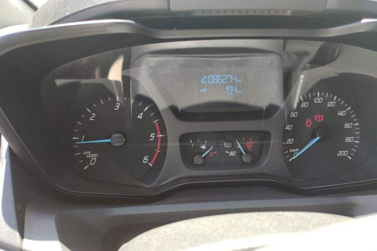 Used Ford Transit 2019 2.0T Diesel Multi-Purpose Commercial Vehicle Short Wheelbase Mid-Roof Design 6-Seater China VI Standard Instrument Cluster