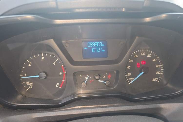 Used Ford Transit 2019 2.0T Diesel Multi-Purpose Commercial Vehicle Short Wheelbase Low Roof 6-Seater China VI Standard Instrument Cluster