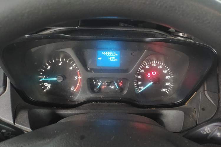 Used Ford Transit 2019 2.0T Diesel Multi-Purpose Commercial Vehicle Mid-Drive Mid-Roof 6-Seater China VI Standard Instrument Cluster