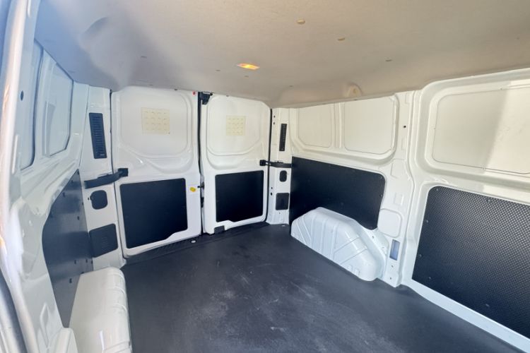 Used Ford Transit 2019 2.0T Diesel Van Short Wheelbase Low Roof 3-Seater China VI Standard Interior 1
