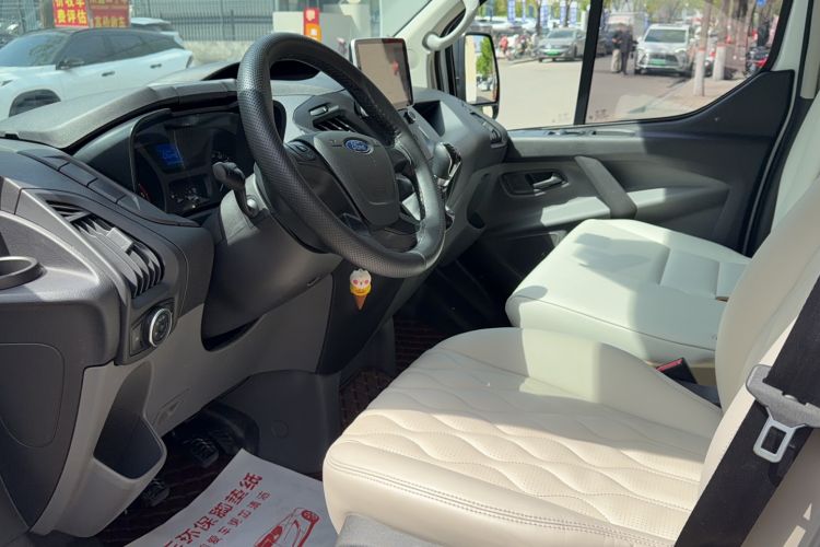 Used Ford Transit 2019 2.0T Diesel Multi-Purpose Commercial Vehicle Short Wheelbase Low Roof 6-Seater China VI Standard Interior 1