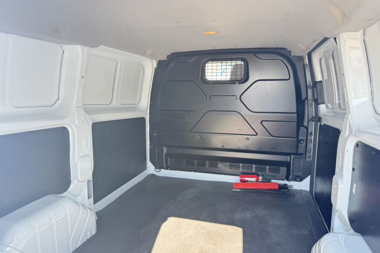 Used Ford Transit 2019 2.0T Diesel Van Short Wheelbase Low Roof 3-Seater China VI Standard Interior 2