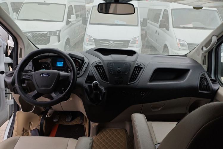 Used Ford Transit 2019 2.0T Diesel Commercial & Travel Short Wheelbase Low-Roof 7-Seater China VI Standard Interior 2