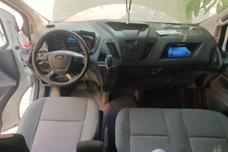 Used Ford Transit 2019 2.0T Gasoline Automatic Multi-Function Commercial Vehicle Mid-Roof 6-Seater China VI Standard Interior 2
