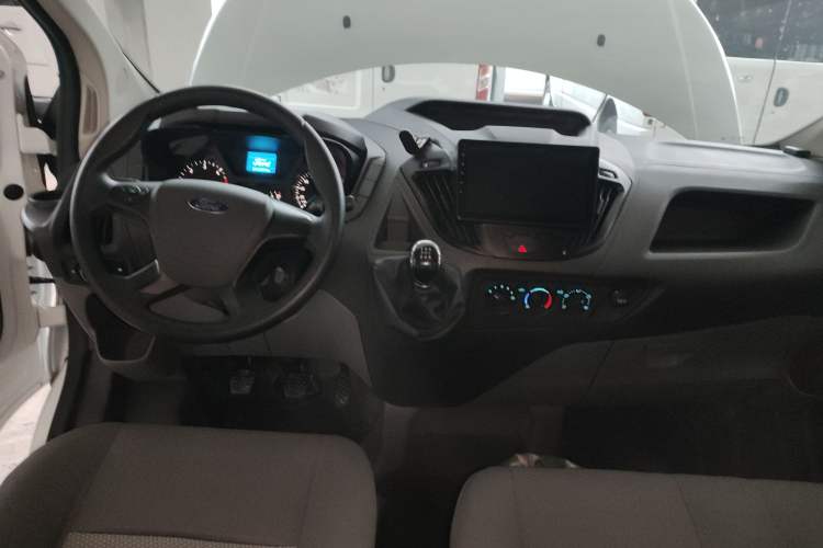 Used Ford Transit 2019 2.0T Diesel Multi-Purpose Commercial Vehicle Mid-Drive Mid-Roof 6-Seater China VI Standard Interior 2