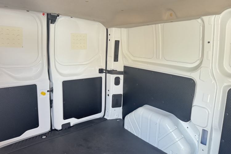 Used Ford Transit 2019 2.0T Diesel Van Short Wheelbase Low Roof 3-Seater China VI Standard Interior 3