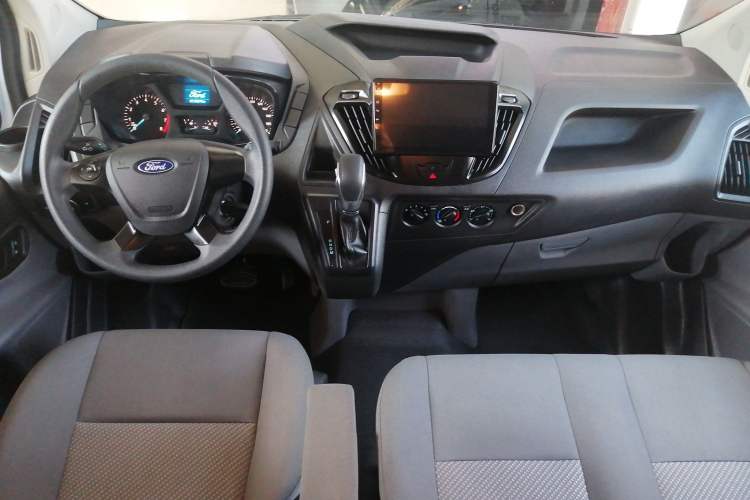 Used Ford Transit 2019 2.0T Gasoline Automatic Multi-Function Commercial Vehicle Mid-Roof 6-Seater China VI Standard Interior 3