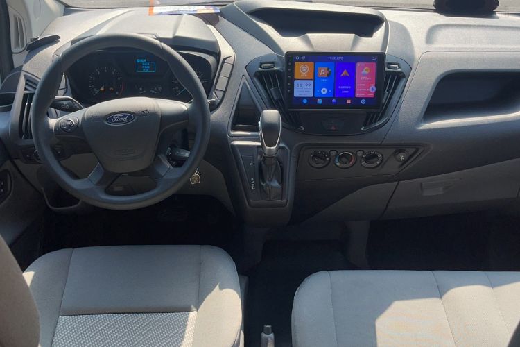 Used Ford Transit 2019 2.0T Gasoline Automatic Multi-Function Commercial Vehicle Mid-Roof 6-Seater China VI Standard Interior 3