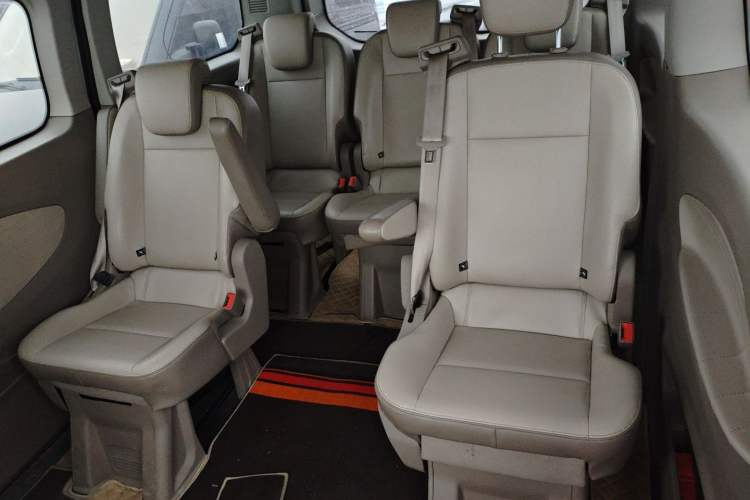 Used Ford Transit 2019 2.0T Diesel Commercial & Travel Short Wheelbase Low-Roof 7-Seater China VI Standard Interior 4