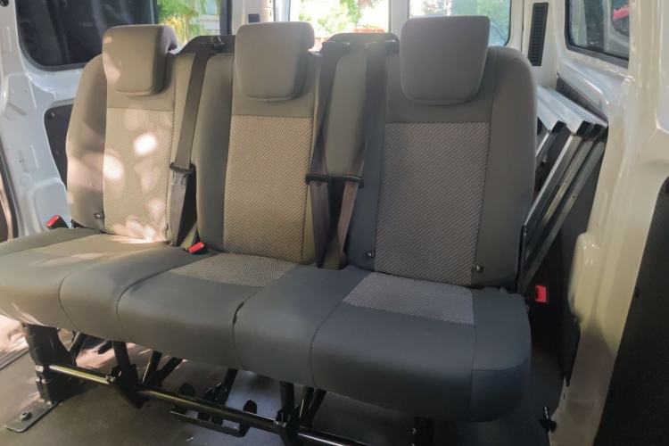 Used Ford Transit 2019 2.0T Gasoline Automatic Multi-Function Commercial Vehicle Mid-Roof 6-Seater China VI Standard Interior 4