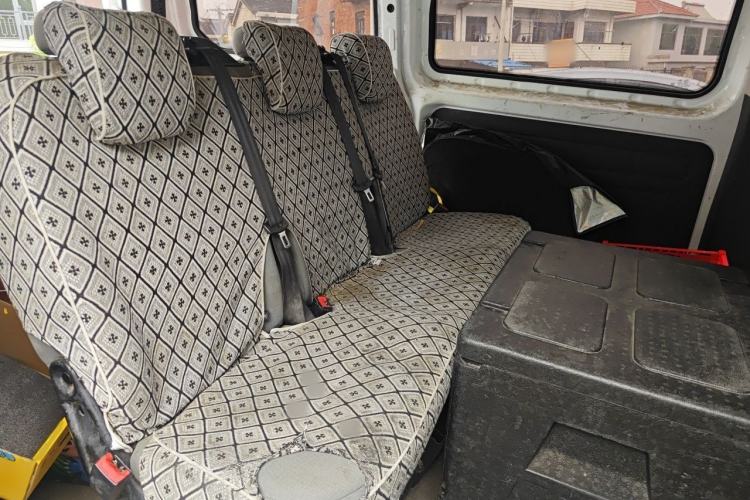 Used Ford Transit 2019 2.0T Diesel Multi-Purpose Commercial Vehicle Short Wheelbase Low Roof 6-Seater China VI Standard Interior 4