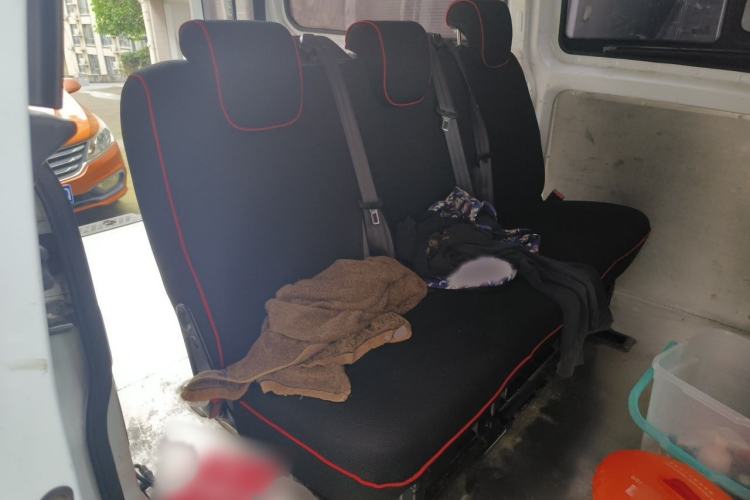 Used Ford Transit 2019 2.0T Diesel Multi-Purpose Commercial Vehicle Mid-Drive Mid-Roof 6-Seater China VI Standard Interior 4