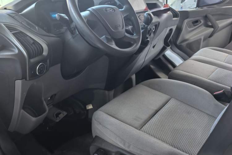 Used Ford Transit 2019 2.0T Diesel Multi-Purpose Commercial Vehicle Mid-Drive Mid-Roof 6-Seater China VI Standard Interior 6