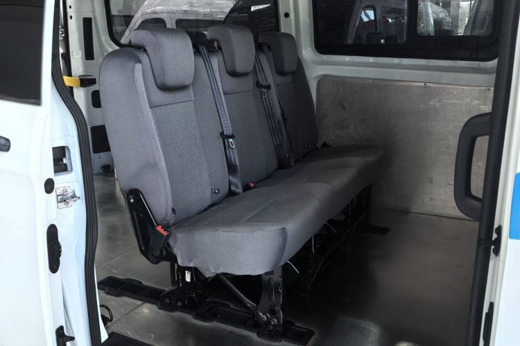 Used Ford Transit 2019 2.0T Diesel Multi-Purpose Commercial Vehicle Mid-Drive Mid-Roof 6-Seater China VI Standard Interior 9