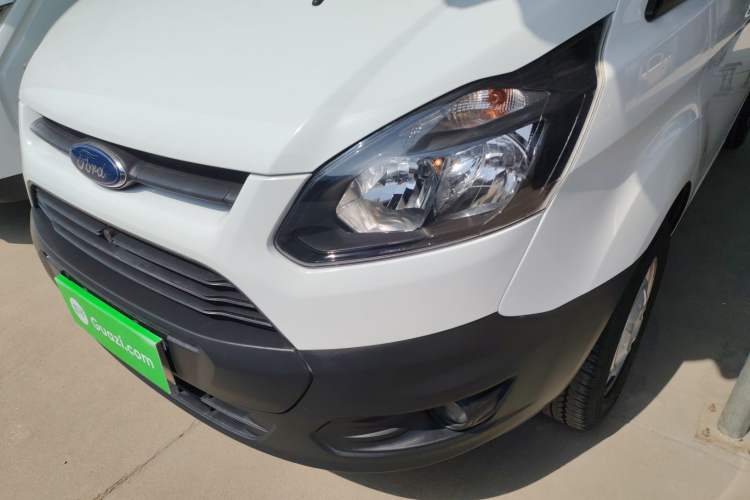 Used Ford Transit 2019 2.0T Gasoline Multi-Purpose Commercial Vehicle Short Wheelbase Low Roof 6-Seater China VI Standard Left Front Headlight