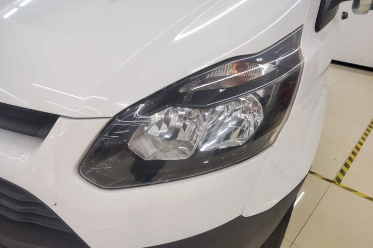 Used Ford Transit 2019 2.0T Gasoline Automatic Multi-Function Commercial Vehicle Short Wheelbase Low Roof 6-Seater China VI Standard Left Front Headlight