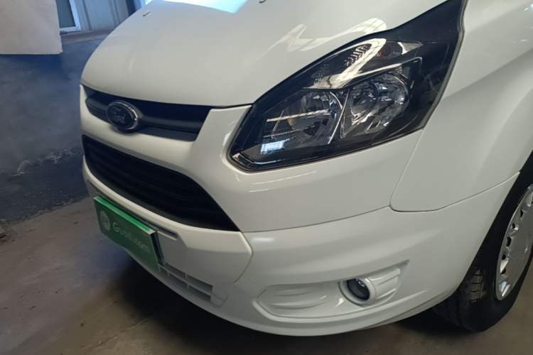 Used Ford Transit 2019 2.0T Diesel Commercial & Travel Mid-axle Mid-roof 9-Seater China VI Left Front Headlight