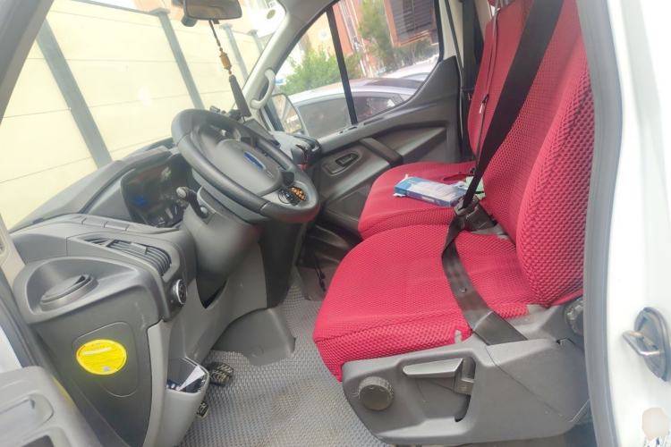 Used Ford Transit 2019 2.0T Diesel Multi-Purpose Commercial Vehicle Mid-Drive Mid-Roof 6-Seater China VI Standard Left Front Seat