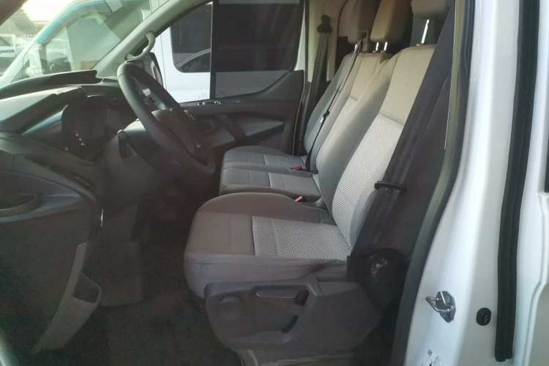 Used Ford Transit 2019 2.0T Diesel Multi-Purpose Commercial Vehicle Short Wheelbase Low Roof 6-Seater China VI Standard Left Front Seat