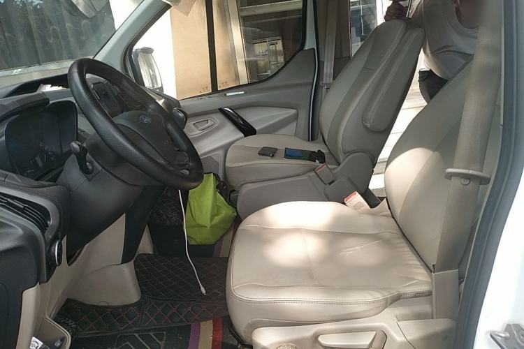Used Ford Transit 2019 2.0T Diesel Commercial & Travel Short Wheelbase Low-Roof 7-Seater China VI Standard Left Front Seat