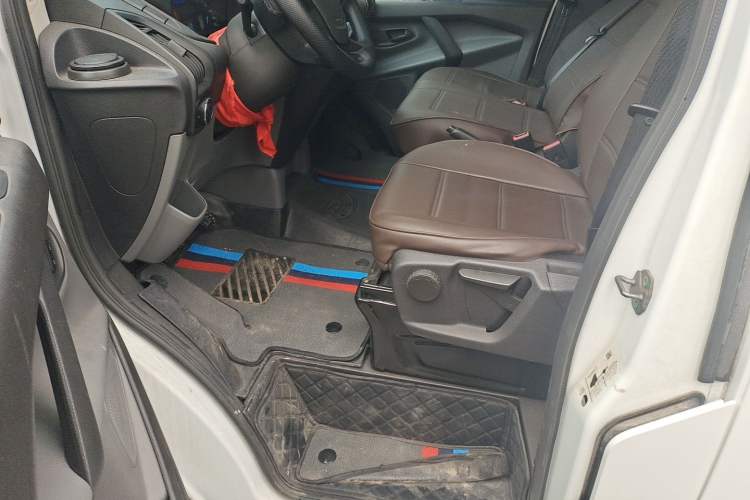 Used Ford Transit 2019 2.0T Gasoline Multi-Purpose Commercial Vehicle Mid-Drive Mid-Roof 6-Seater China VI Standard Left Front Seat