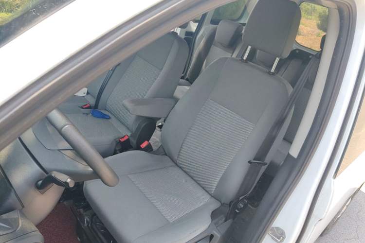 Used Ford Transit 2019 2.0T Gasoline Automatic Multi-Function Commercial Vehicle Short Wheelbase Low Roof 6-Seater China VI Standard Left Front Seat